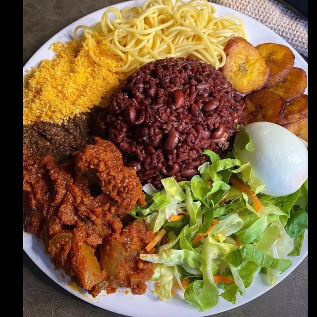 Wakye With 2 Pc Chicken/ Fish.